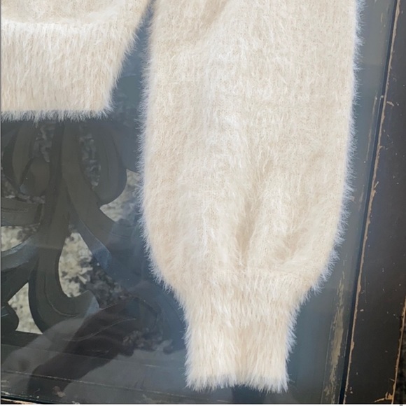 Forever 21 Fuzzy Collared Cardigan NWT - Picture 4 of 5